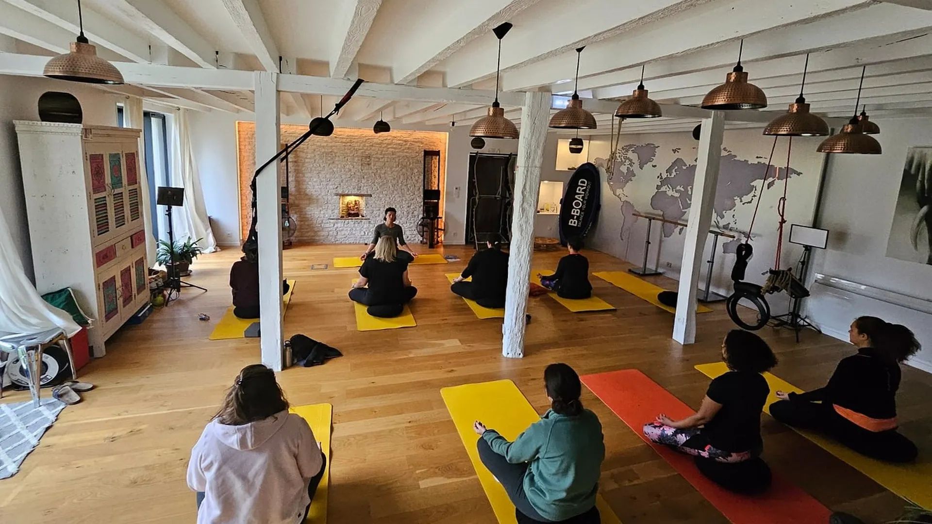 Yoga & Champagne with celebrity wellness coach 11