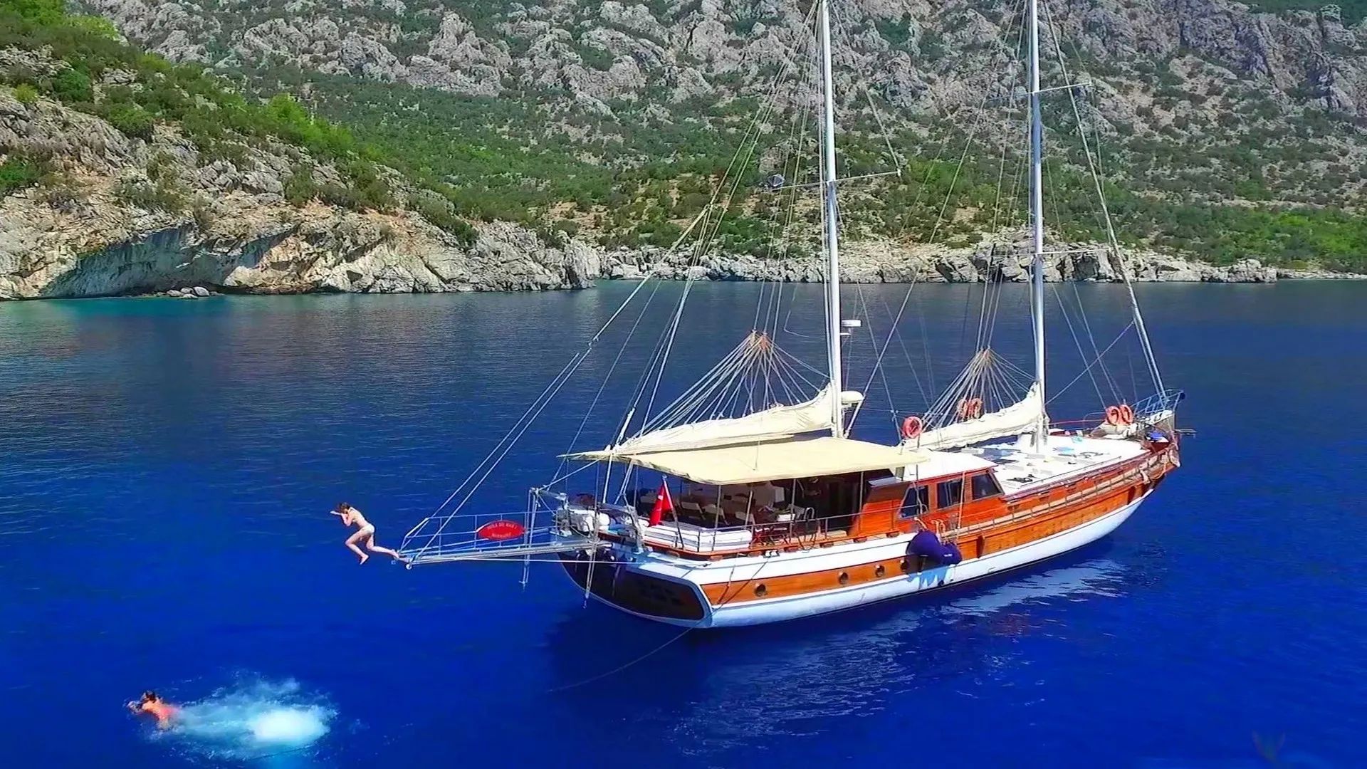 The "Wellness Boat" ® 5