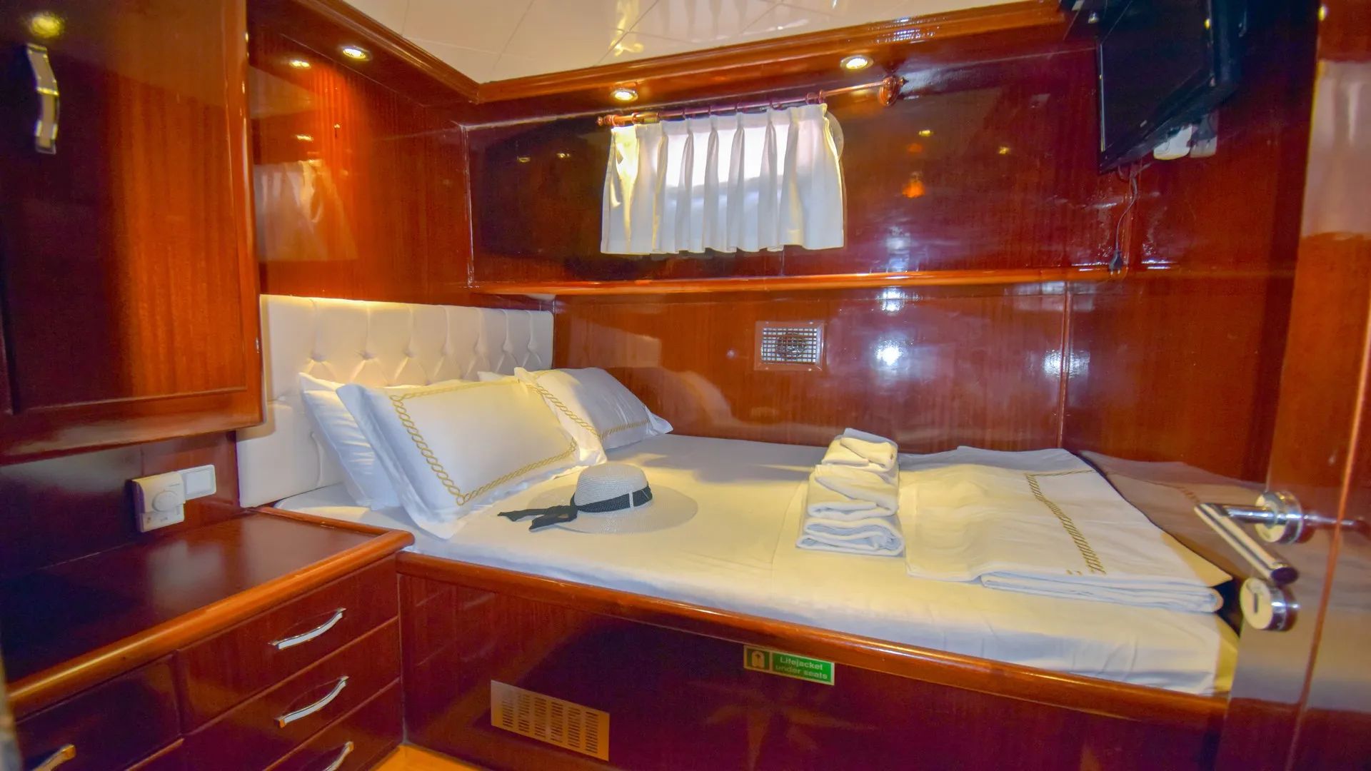 ACCOMMODATIONS