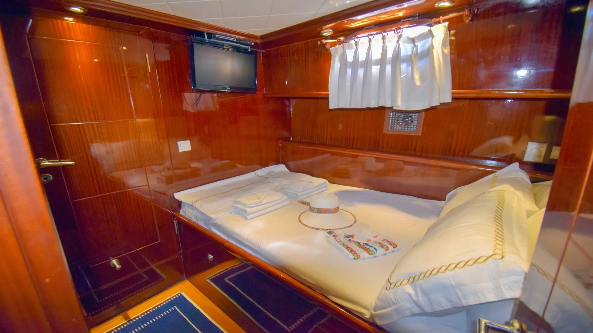 The "Wellness Boat" ® 8