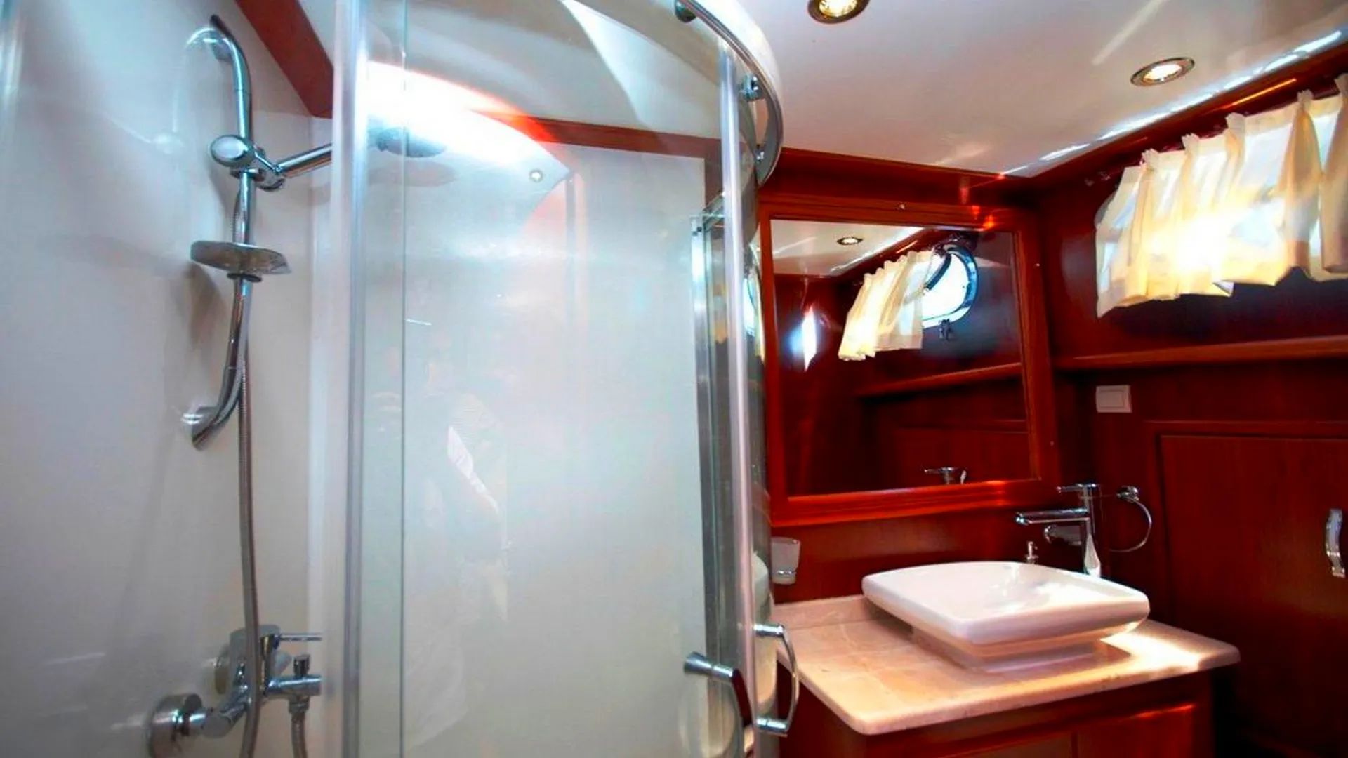 The "Wellness Boat" ® 9