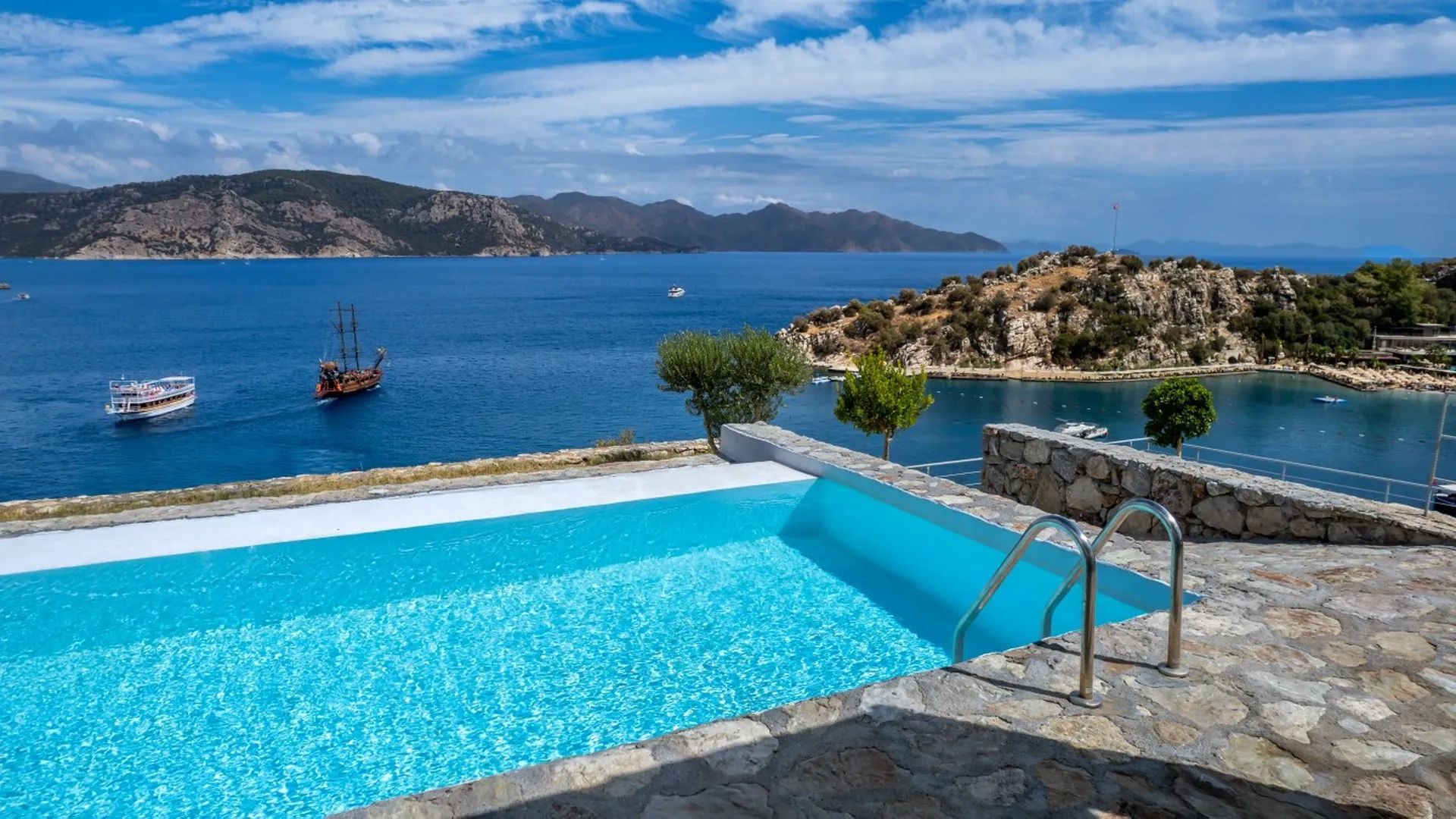 Stunning villas beach Turunc 2